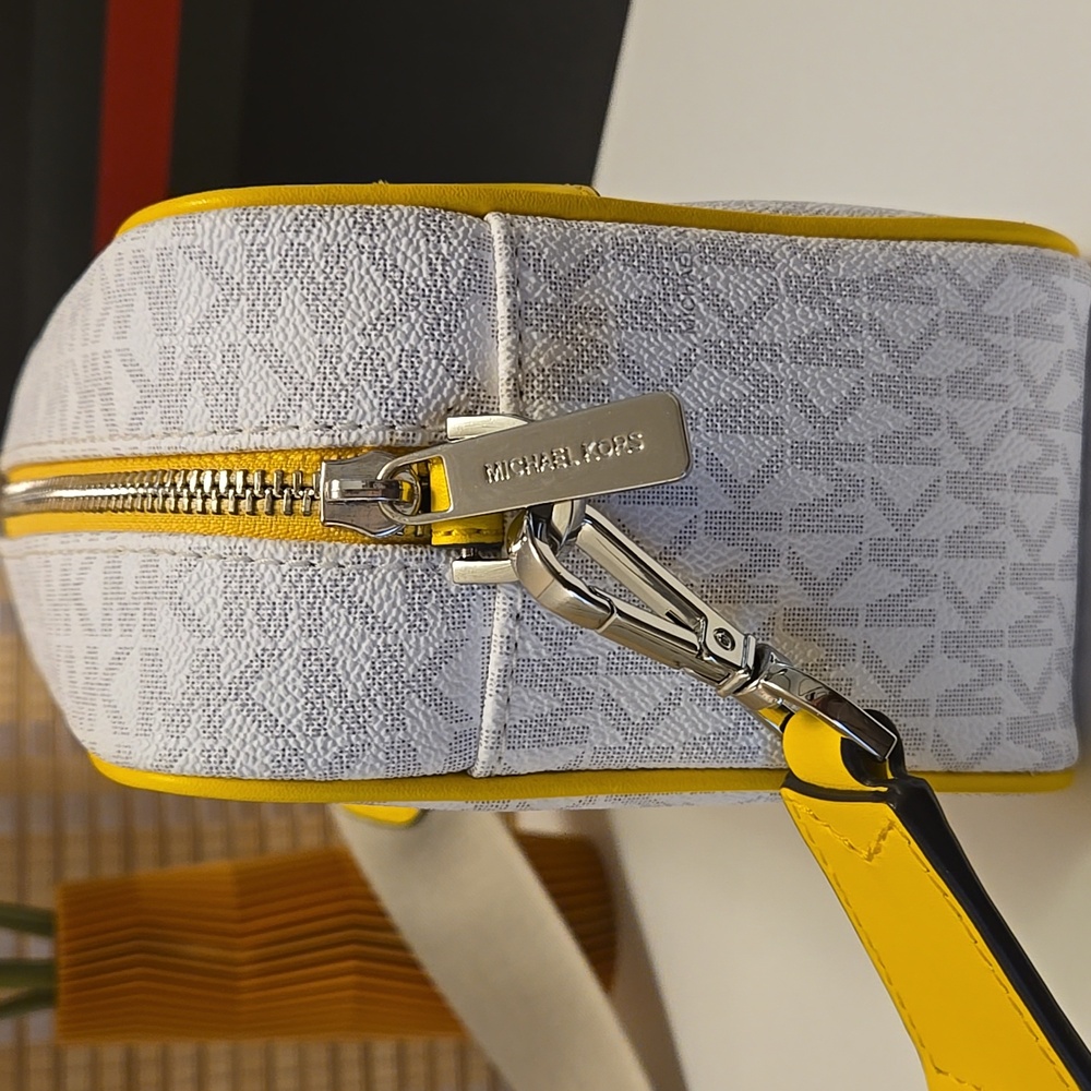 NWOT Michael Kors Kenly Large Logo Crossbody Bag - Picture 6 of 9